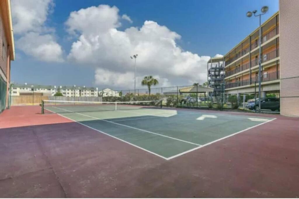 Sea-Renity Heated Pools Steps To The Beach Galveston Bagian luar foto